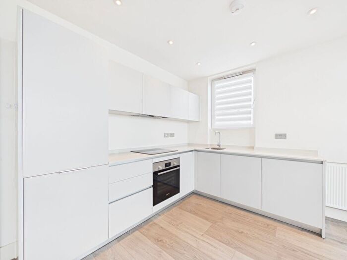 2 Bedroom Penthouse To Rent In Lennox Road, Worthing, BN11