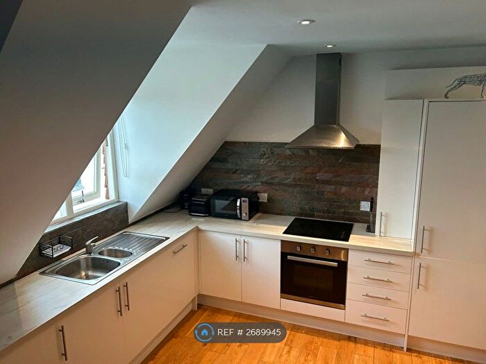 1 Bedroom Flat To Rent In The Old Mission Hall, Tunbridge Wells, TN1