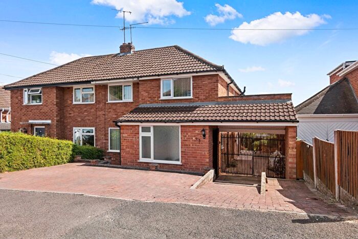 3 Bedroom Semi-Detached House For Sale In Devon Road, Worcester., WR5
