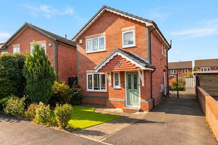 3 Bedroom Detached House For Sale In Footman Close, Tyldesley, M29