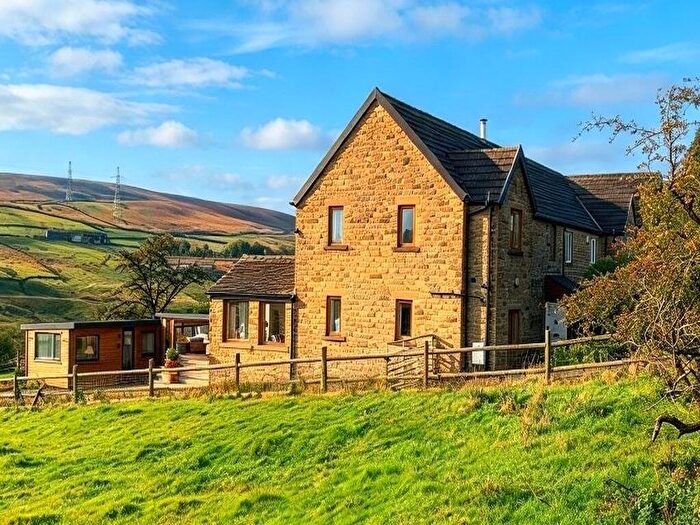 4 Bedroom Semi-Detached House For Sale In Beeston Hurst, Ripponden, Sowerby Bridge, HX6