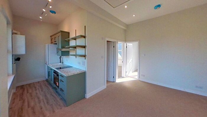 2 Bedroom Flat To Rent In Dover Road, Walmer, Deal, CT14