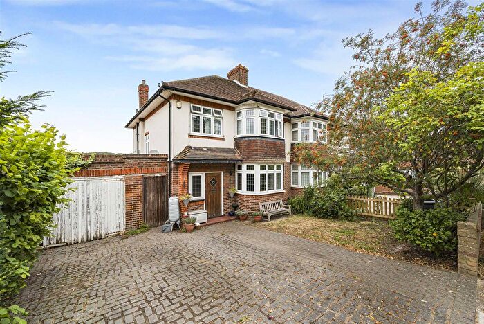 3 Bedroom Semi-Detached House For Sale In Hayes Lane, Hayes, BR2