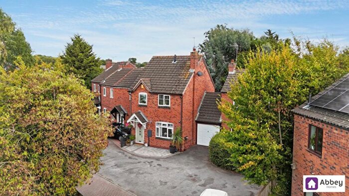 3 Bedroom Semi-Detached House For Sale In Glebelands Road, Leicester, LE4