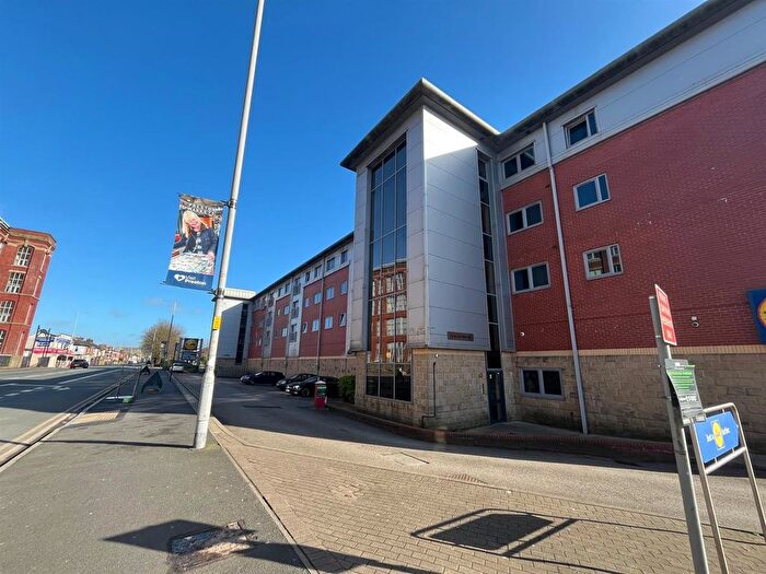 1 Bedroom Flat To Rent In New Hall Lane, Preston, PR1