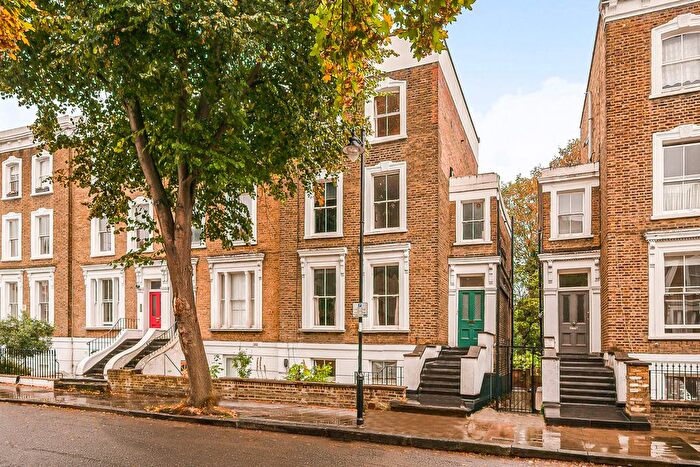 2 Bedroom Flat For Sale In Oakley Road, London, N1