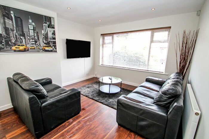 4 Bedroom Semi-Detached House To Rent In St. Annes Drive, Burley, Leeds, West Yorkshire, LS4