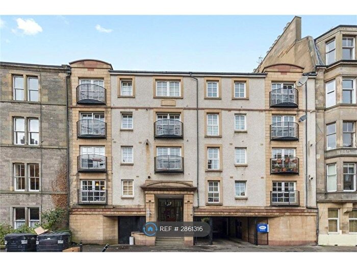 2 Bedroom Flat To Rent In Blackwood Crescent, Edinburgh, EH9