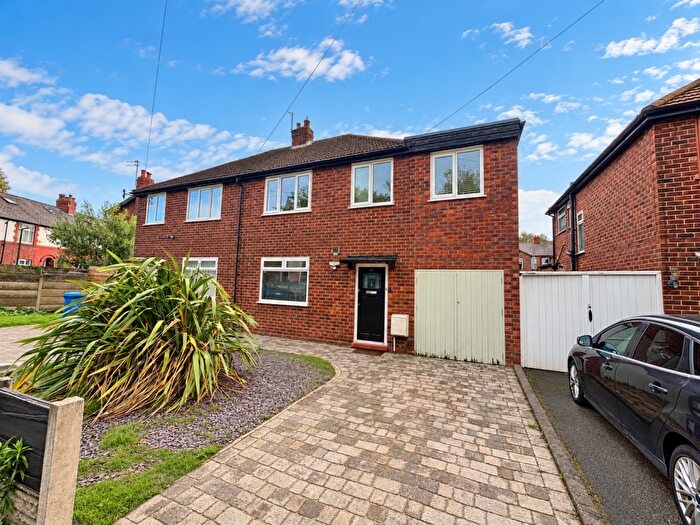 3 Bedroom Semi-Detached House For Sale In Lynwood Grove, Sale, M33