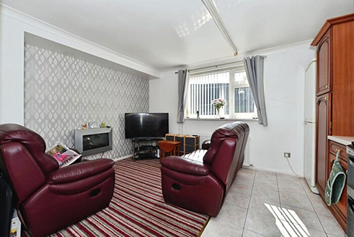 3 Bedroom Semi-Detached House For Sale In Ridgeway, Rotherham, South Yorkshire, S65