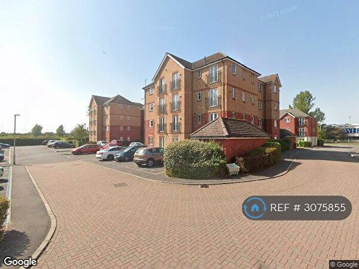 2 Bedroom Flat To Rent In Lampeter House, Swindon, SN3