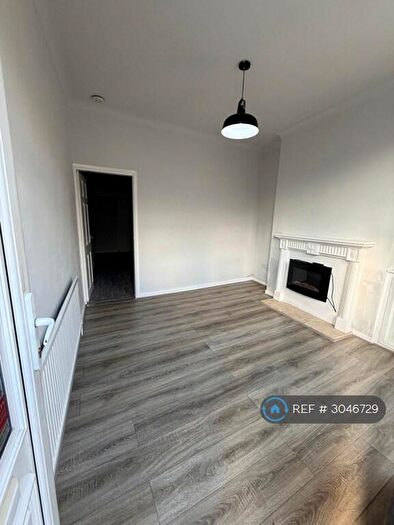 3 Bedroom Terraced House To Rent In Cross St, Rotherham, S63