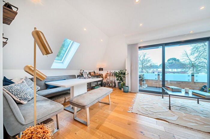 2 Bedroom Flat For Sale In Crofton Lane, Orpington, BR5