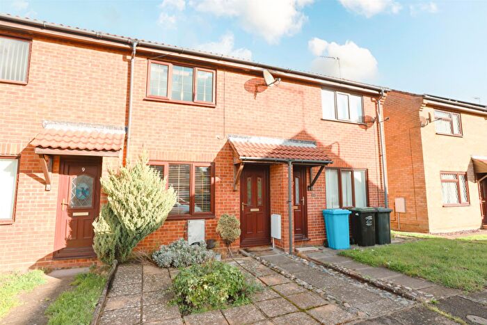 2 Bedroom Terraced House For Sale In Sunnyfields, Lowestoft, NR33