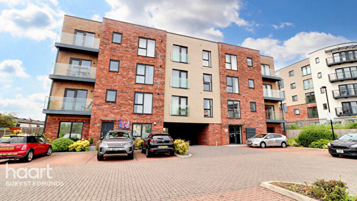 2 Bedroom Apartment For Sale In Station Hill, Bury St Edmunds, IP32