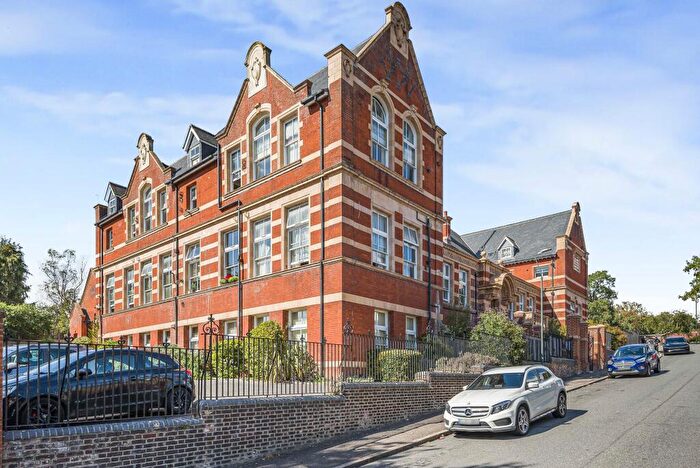 2 Bedroom Apartment For Sale In Old College Court, Upper Holly Hill Road, Belvedere, Bexley, DA17