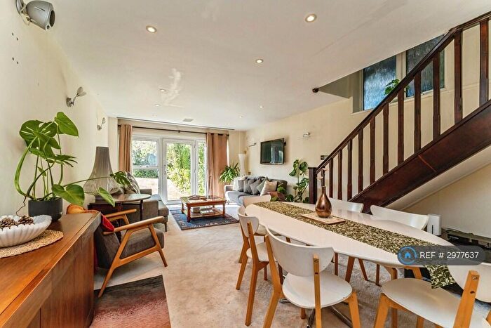 2 Bedroom End Of Terrace House To Rent In Prospect Road, Barnet, EN5
