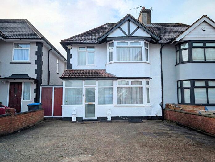 3 Bedroom Semi-Detached House To Rent In Kenton Road, Harrow, HA3