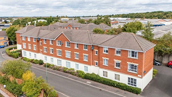 2 Bedroom Flat For Sale In Lingmoor Grove, Aldridge, Walsall, WS9