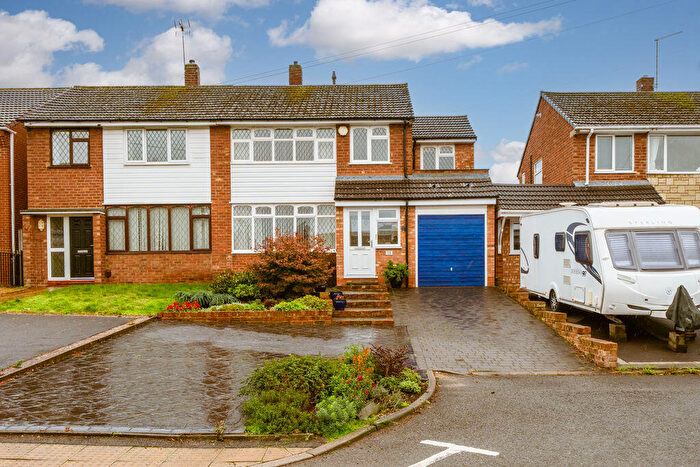 4 Bedroom Semi-Detached House For Sale In Dubarry Avenue, Kingswinford, DY6