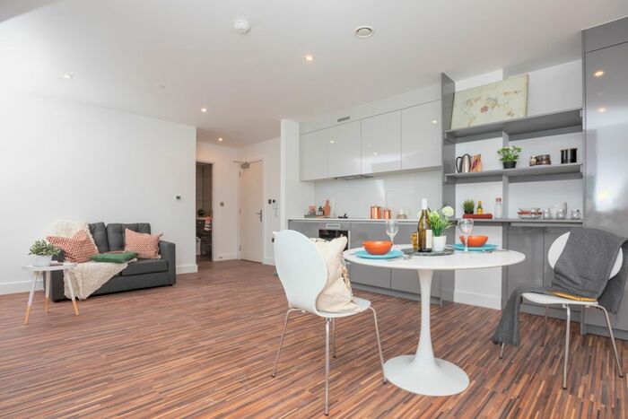 1 Bedroom Flat To Rent In Westpoint, Manchester, M16