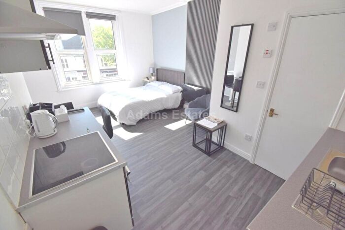 Studio To Rent In London Street, Reading, RG1