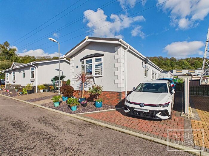 2 Bedroom Mobile/park Home For Sale In Pont Pentre Park, Upper Boat, Pontypridd, CF37