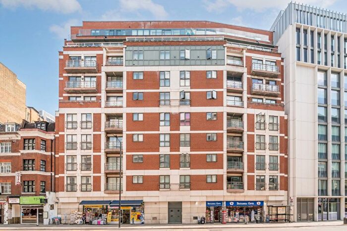 3 Bedroom Flat To Rent In Vauxhall Bridge Road, Pimlico Amp; Westminster, SW1V