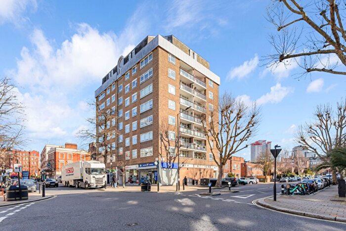 2 Bedroom Flat For Sale In Randolph Avenue, Little Venice, London, W9