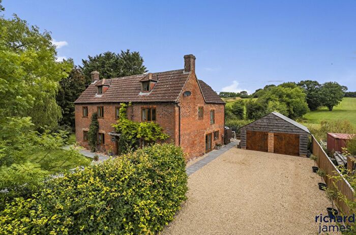 6 Bedroom Detached House For Sale In Brinkworth, Brinkworth, Wiltshire, SN15