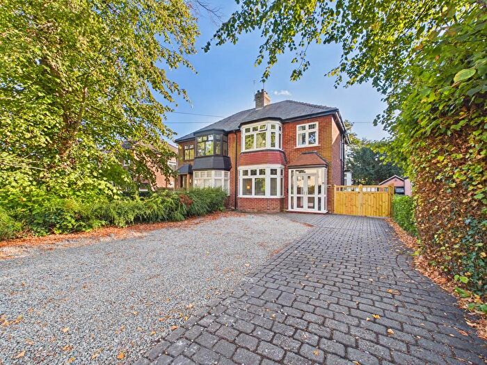 3 Bedroom Semi-Detached House For Sale In Thwaite Street, Cottingham, HU16
