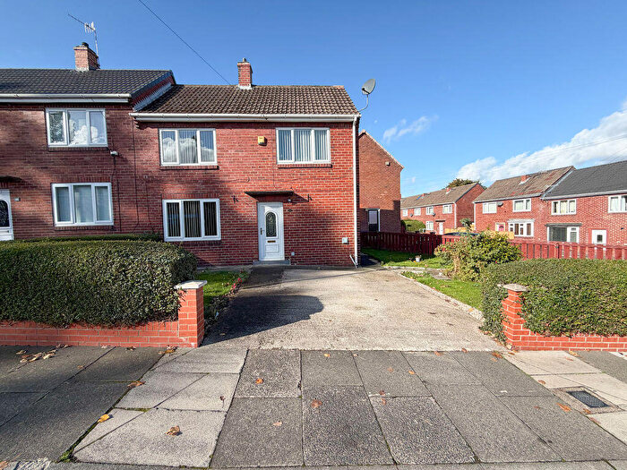 2 Bedroom Semi-Detached House For Sale In Lime Grove, Ryton, NE40