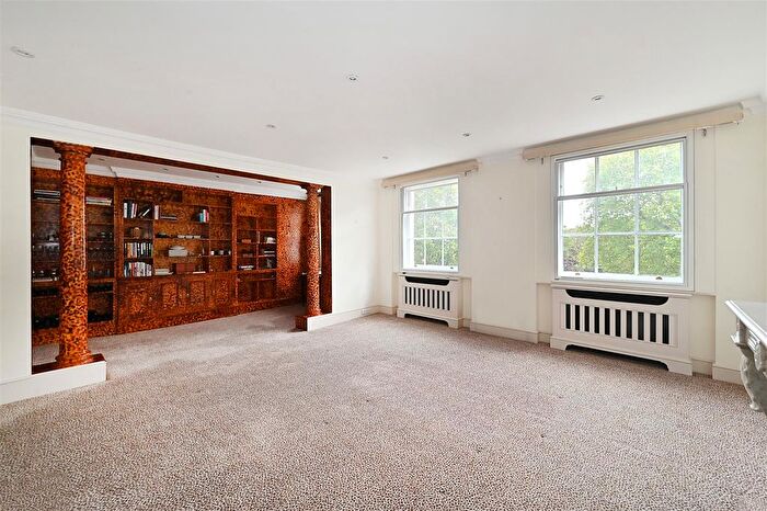 3 Bedroom Flat For Sale In Eaton Square, Belgravia, SW1W