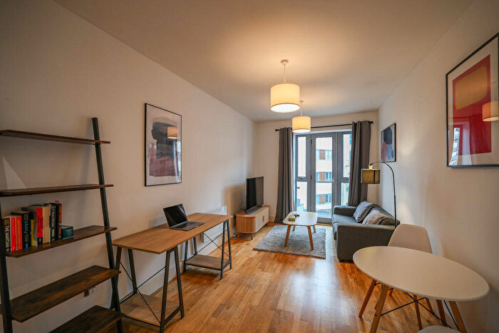 1 Bedroom Apartment For Sale In Hotwell Road, Bristol, BS8