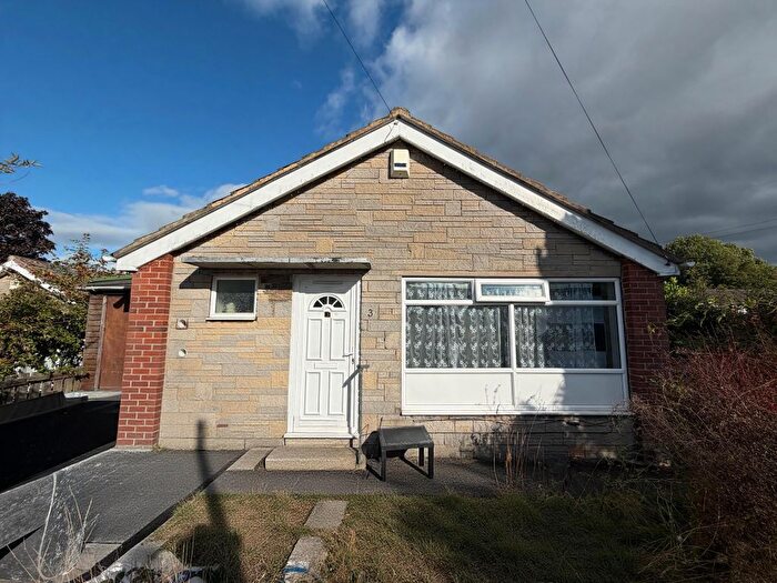 3 Bedroom Bungalow To Rent In Holt Green, Leeds, LS16