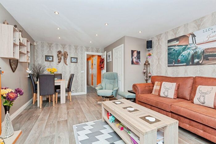 3 Bedroom Semi-Detached House For Sale In Russett Close, Barwell, Leicester, LE9