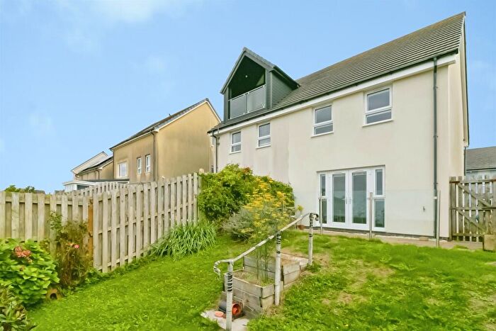 3 Bedroom Semi-Detached House For Sale In Crompton Way, Ogmore-By-Sea, Bridgend, CF32
