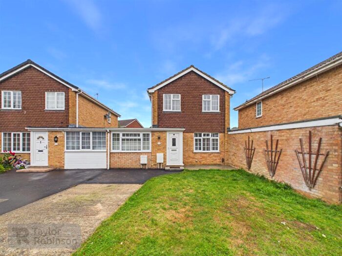 4 Bedroom Detached House To Rent In St. Hildas Close, Pound Hill, Crawley, RH10