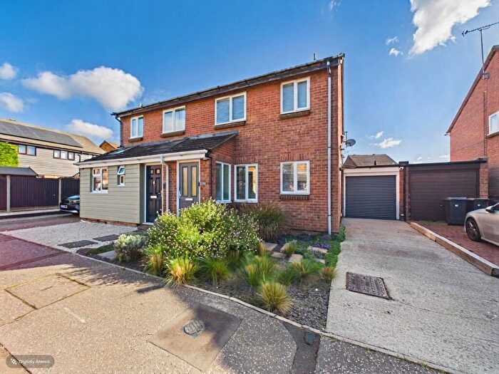 3 Bedroom Semi-Detached House For Sale In Beardsley Drive, North Springfield, Chelmsford, Essex, CM1