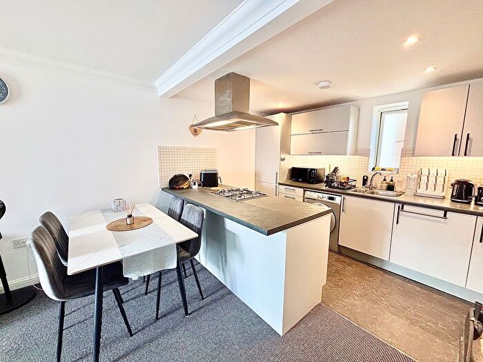 2 Bedroom Flat To Rent In Berengers Place, Dagenham, RM9