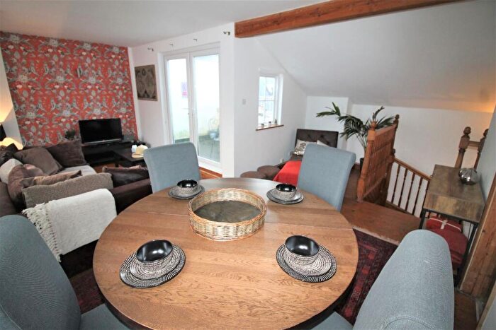 2 Bedroom Maisonette To Rent In The Lodge, Lower North Street, Exeter, EX4