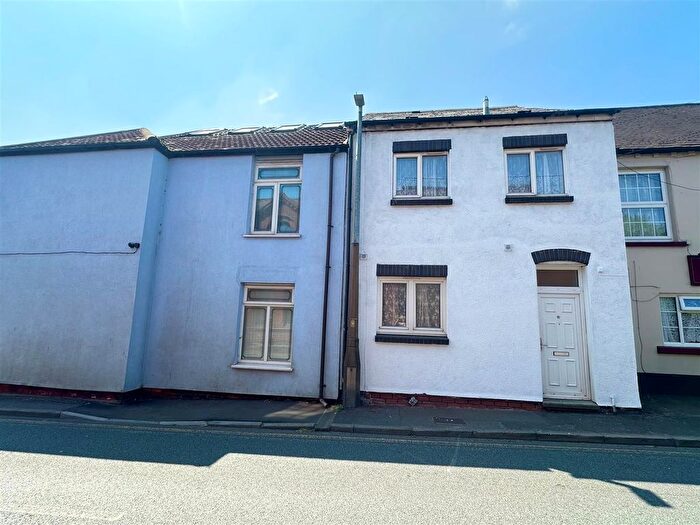 3 Bedroom Terraced House For Sale In Cemetery Road, Stourbridge, DY9