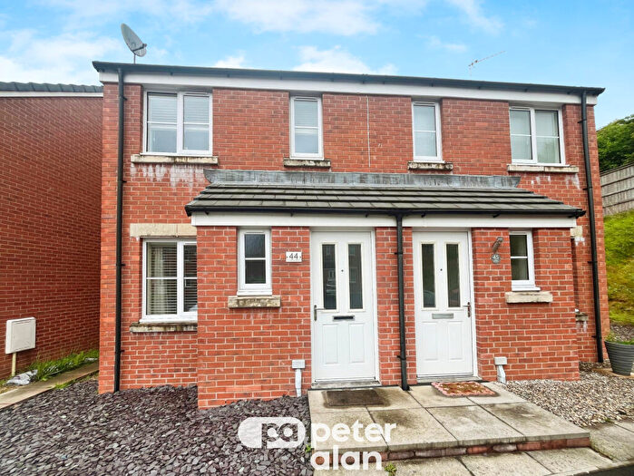 2 Bedroom House To Rent In Maes Brynach, CF32