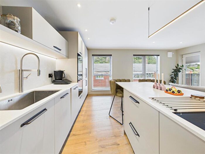 2 Bedroom Apartment To Rent In , Little London Road, Sheffield, S8