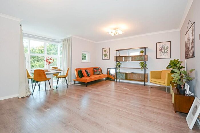 2 Bedroom Apartment For Sale In Lawrence Wharf, Rotherhithe Street, SE16