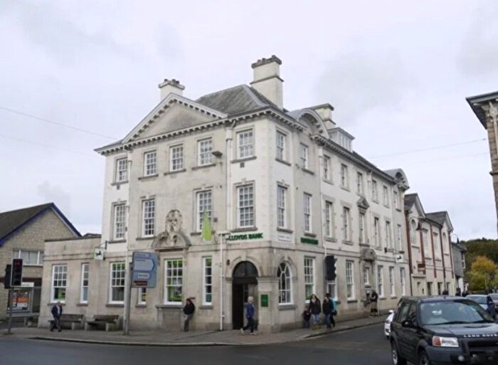 Terraced House To Rent In Fore Street, Okehampton, Devon, EX20