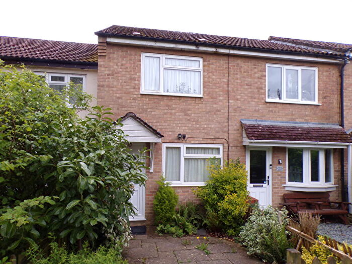2 Bedroom House To Rent In Newtown Lane, BH31