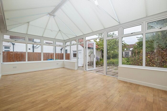 5 Bedroom Semi-Detached House To Rent In Raeburn Avenue, Berrylands, Surbiton, KT5