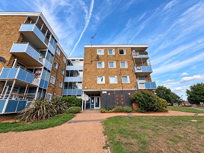 1 Bedroom Flat To Rent In Burke Drive, Southampton, SO19