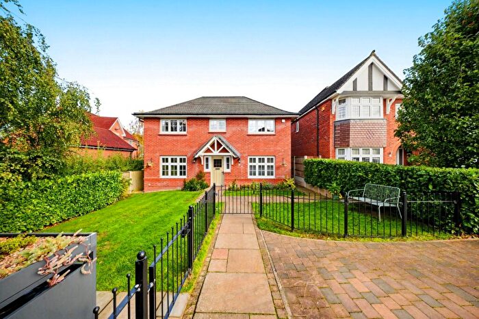4 Bedroom Detached House For Sale In Douglas Close, Hartford, CW8